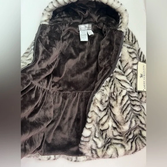 New! Gorgeous American Widgeon Girls' Zip Front Hooded Faux Fur Coat. Size 4